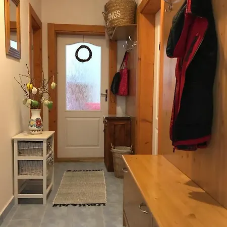 Emma Apartmán *